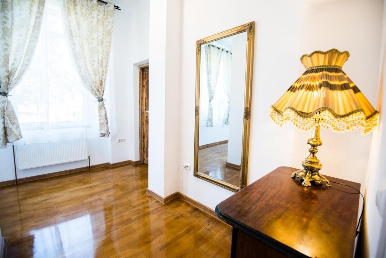 Writer S Street Residence Arad Extérieur photo