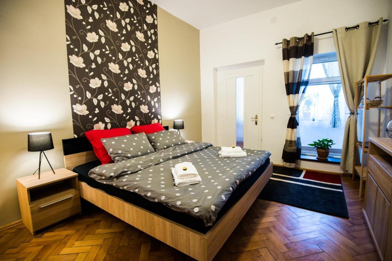 Writer S Street Residence Arad Extérieur photo